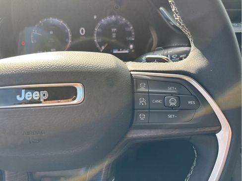 Used 2026 Jeep Grand Cherokee Limited RWD image 25