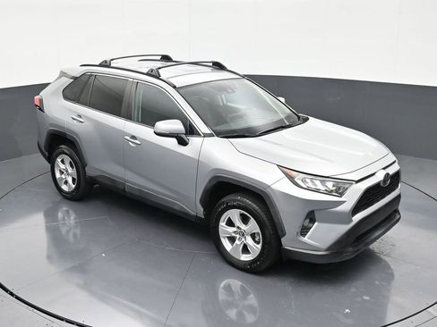 Used 2020 Toyota RAV4 XLE FWD image 18