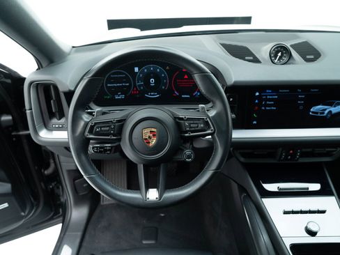 Certified 2024 Porsche Cayenne Coupe image 32