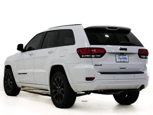 Used 2020 Jeep Grand Cherokee Altitude image 9