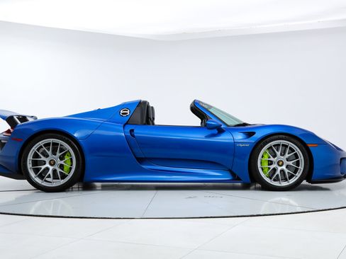 Used 2015 Porsche 918 Spyder AWD/4WD image 7