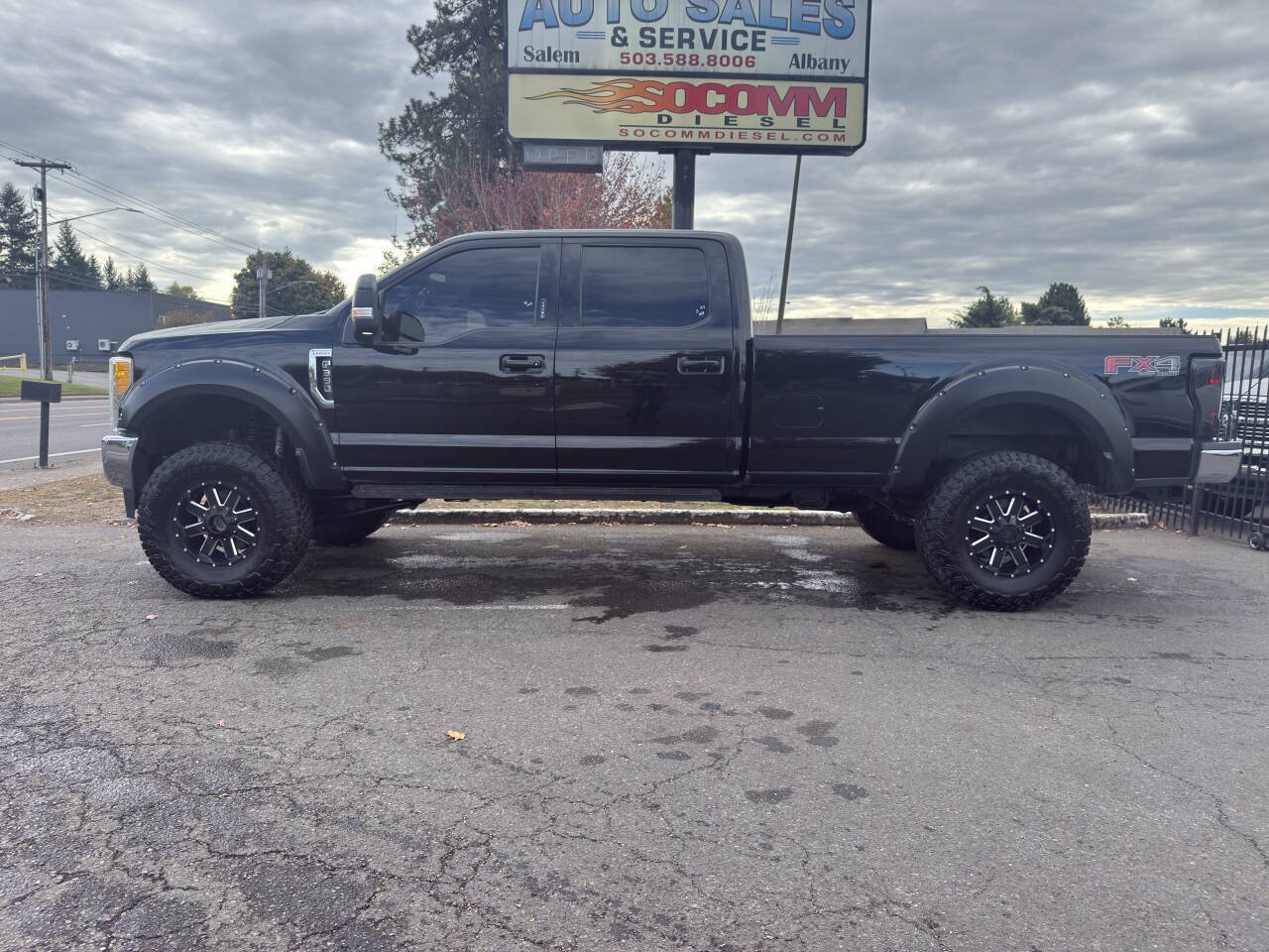 Used 2017 Ford F350 Lariat w/ FX4 4x4 Off Road Package image 22