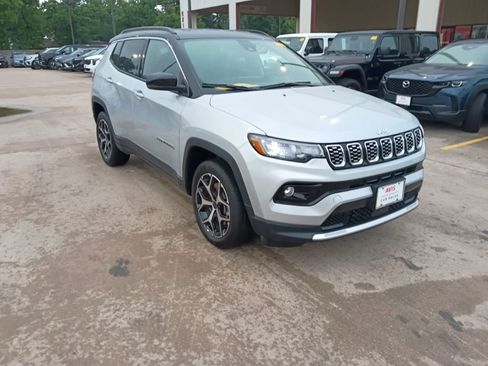 Used 2025 Jeep Compass Limited image 6