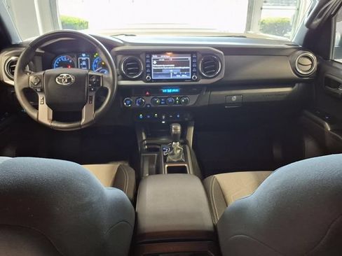 Used 2022 Toyota Tacoma TRD Sport AWD/4WD image 20