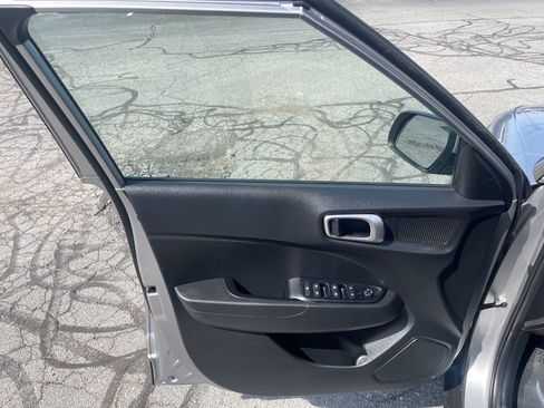Certified 2023 Hyundai Venue SE w/ Cargo Package FWD image 12