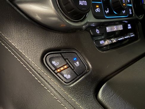 Used 2020 Chevrolet Tahoe Premier AWD/4WD image 12