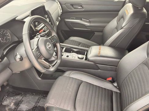 Used 2024 Nissan Pathfinder Rock Creek image 11