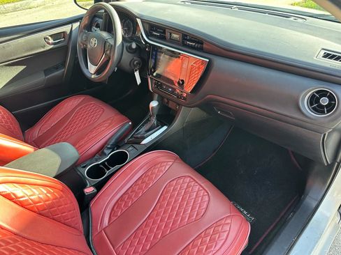 Used 2017 Toyota Corolla SE image 12