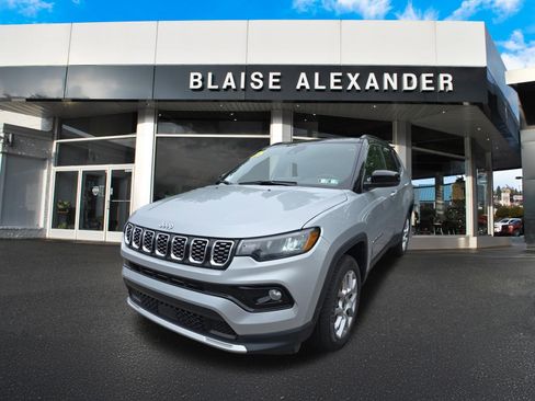 Used 2025 Jeep Compass Limited AWD/4WD image 8