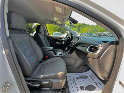 Used 2023 Chevrolet Equinox LT w/ LPO, Floor Liner Package image 15