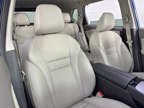 Used 2023 Nissan Rogue SV w/ SV Premium Package image 31