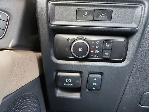 Used 2024 Ford Expedition Limited RWD image 28