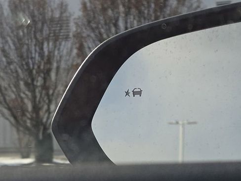 New 2026 Chevrolet Equinox EV LT image 16