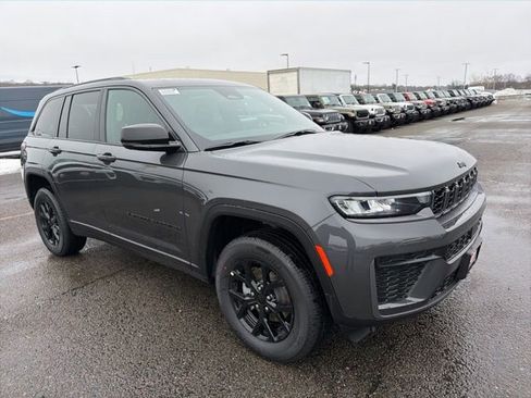 New 2026 Jeep Grand Cherokee Altitude image 1