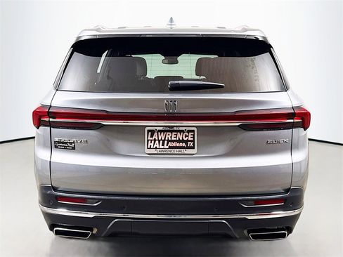 Used 2025 Buick Enclave Preferred image 5