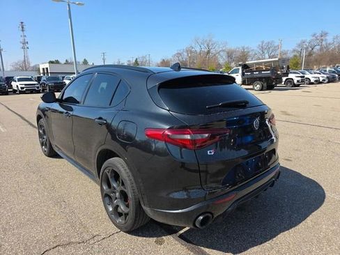 Used 2023 Alfa Romeo Stelvio Veloce image 6