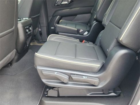 New 2025 Chevrolet Suburban Premier image 21