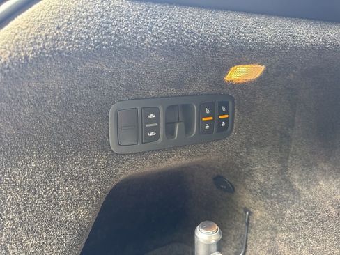 Used 2018 Bentley Bentayga Activity image 49