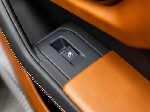 Used 2022 Lamborghini Urus image 52