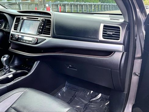 Used 2015 Toyota Highlander XLE AWD/4WD image 15