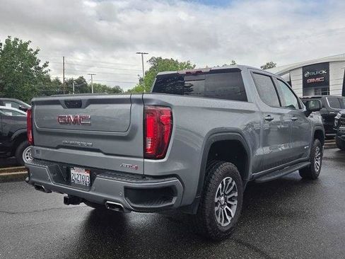 Used 2023 GMC Sierra 1500 AT4 w/ AT4 Premium Package AWD/4WD image 4