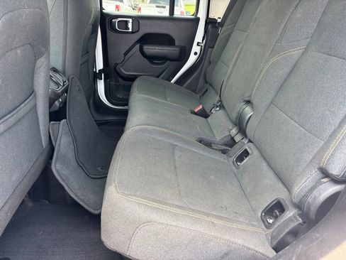 Used 2025 Jeep Gladiator Sport AWD/4WD image 6