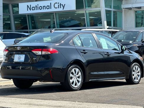 Used 2023 Toyota Corolla LE FWD image 4