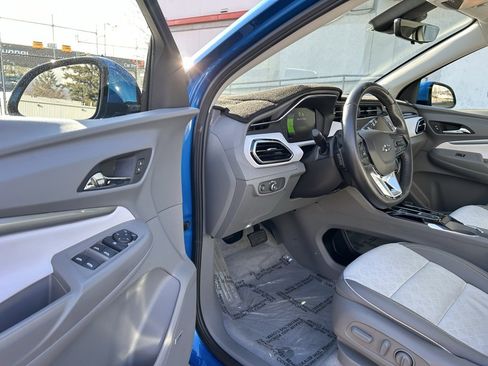 Used 2022 Chevrolet Bolt EUV Premier w/ Launch Edition image 9
