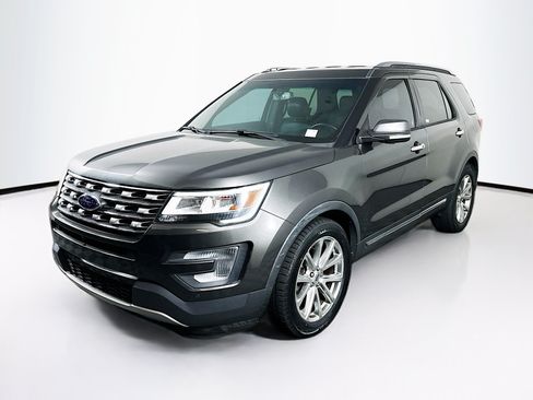 Used 2017 Ford Explorer Limited FWD image 3