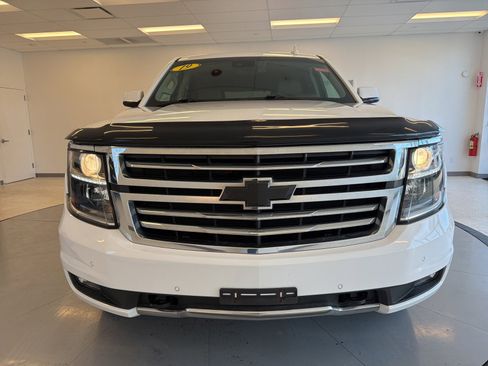 Used 2019 Chevrolet Tahoe LT image 2