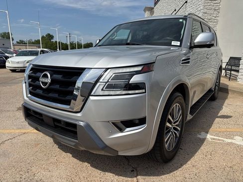 Used 2023 Nissan Armada SL RWD image 3