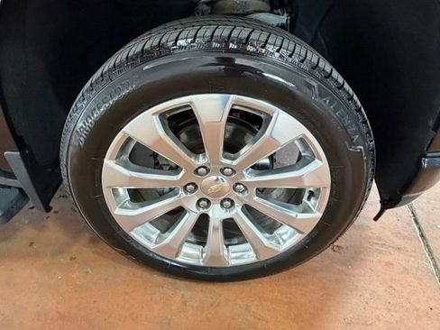 Used 2021 Chevrolet Silverado 1500 High Country w/ Technology Package image 8