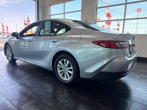 Used 2025 Toyota Camry LE AWD/4WD image 6