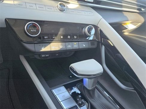 New 2026 Hyundai Elantra Limited image 23