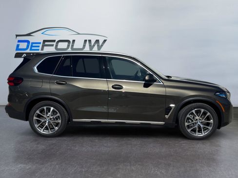 New 2026 BMW X5 xDrive50e image 2
