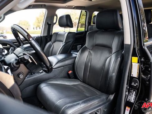 Used 2018 Lexus LX 570 4WD image 4