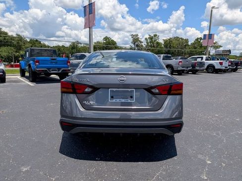 Used 2024 Nissan Altima 2.5 SV FWD image 4