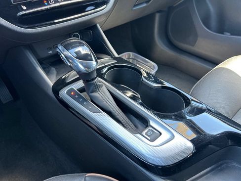 Certified 2025 Buick Envista Avenir FWD image 28