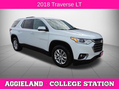 Used 2018 Chevrolet Traverse LT image 1