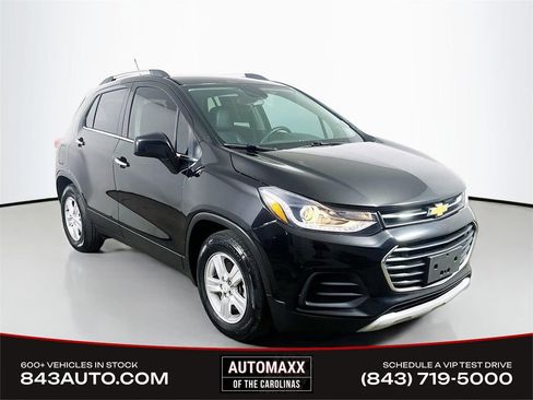Used 2019 Chevrolet Trax LT w/ LT Convenience Package FWD image 1