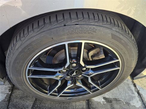 Used 2022 Ford Mustang Premium image 8