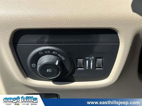 Certified 2021 Jeep Grand Cherokee L Limited w/ Luxury Tech Group II AWD/4WD image 31