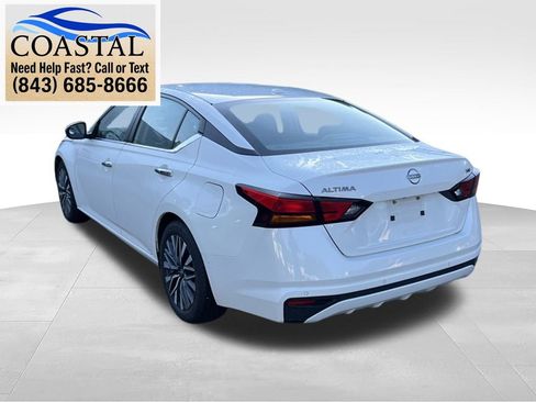 Used 2024 Nissan Altima 2.5 SV FWD image 8