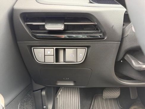New 2025 Kia EV6 Light w/ Light LR Technology Package image 17