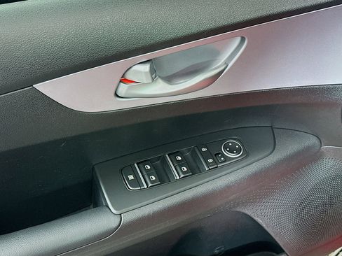 Used 2024 Kia Forte LXS image 15