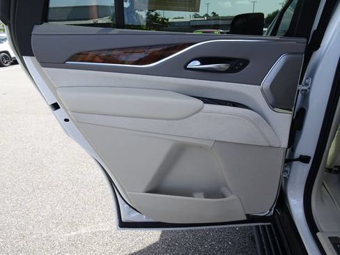 Used 2024 Cadillac Escalade Sport Platinum w/ LPO, ONYX Package AWD/4WD image 16