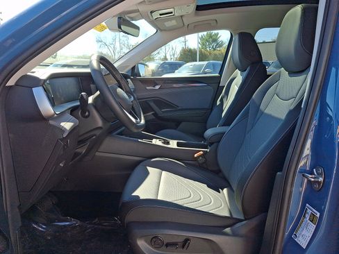 New 2026 Volkswagen Tiguan SE AWD/4WD image 9