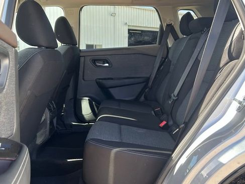 Used 2023 Nissan Rogue SV image 22