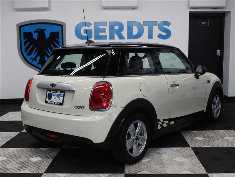 Used 2015 MINI Cooper 2-Door Hardtop FWD image 4