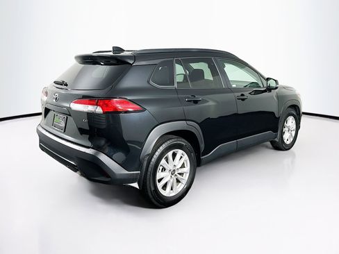Used 2024 Toyota Corolla Cross LE image 9